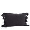 Coussin XL en coton épais avec gros pompons noir Madamstoltz