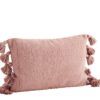 Coussin XL en coton épais avec gros pompons rose Madamstoltz