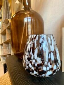 Vase en verre tacheté MadamStoltz détail